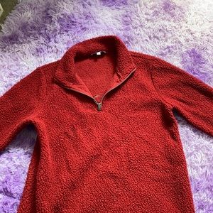 Red teddy bear sweater withbeautiful circle zipper